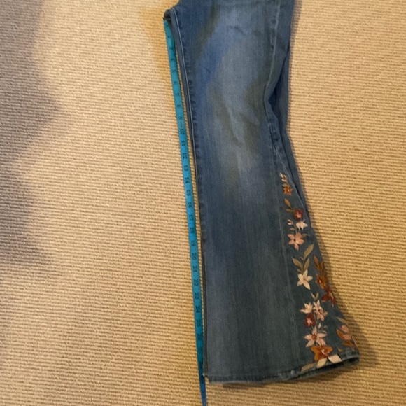 DRIFTWOOD Blue Jeans with Floral Embroidery size 29 - Picture 7 of 8